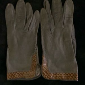Women’s gloves